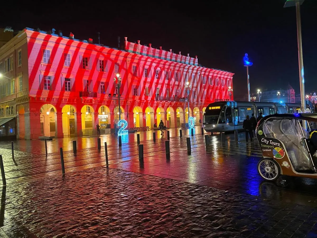View On Principal Massena Place, Beach 2 Min Walk Apartment Nice