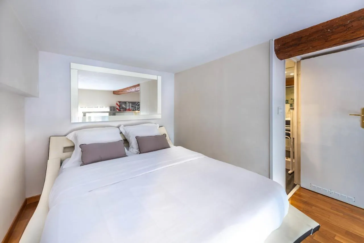 View On Principal Massena Place, Beach 2 Min Walk Apartment Nice 0*,  France