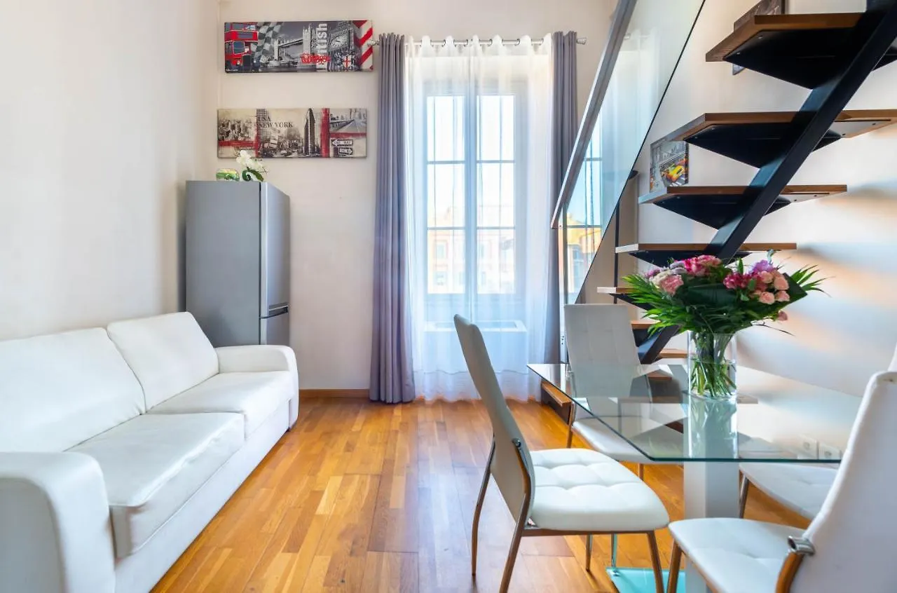 View On Principal Massena Place, Beach 2 Min Walk Apartment Nice France